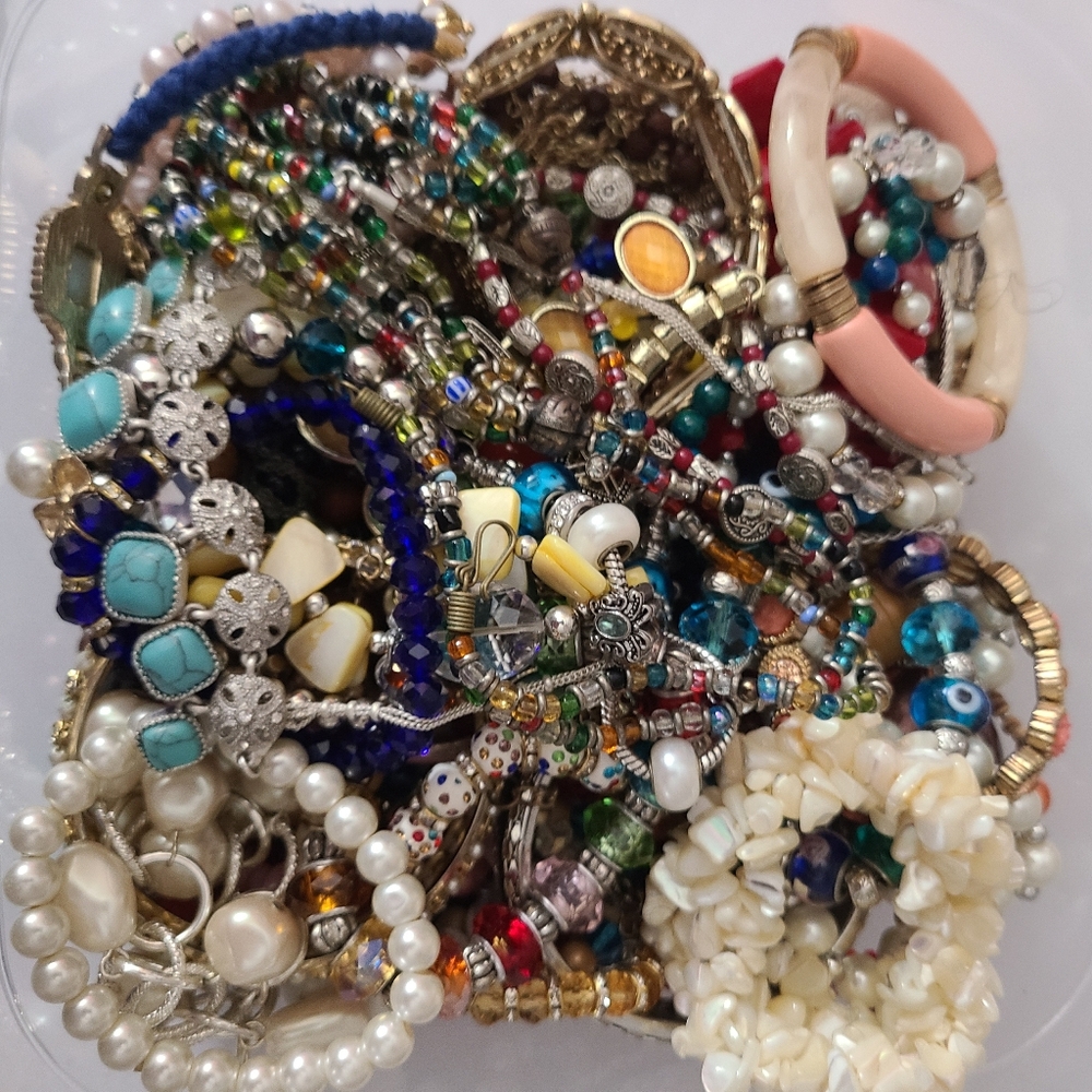 4lbs Jewelry Lot Jar AMAZING wearable Glass Pearls Murano Necklaces Bracelets